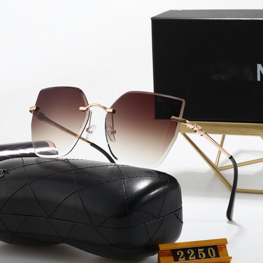 Women Brand Polarized Sunglasses Color Gradient Frameless Fashion Trend Famous Designer Uv400, White;black
Women Brand Polarized Sunglasses Color Gradient Frameless Fashion Trend Famous Designer Uv400, White;black