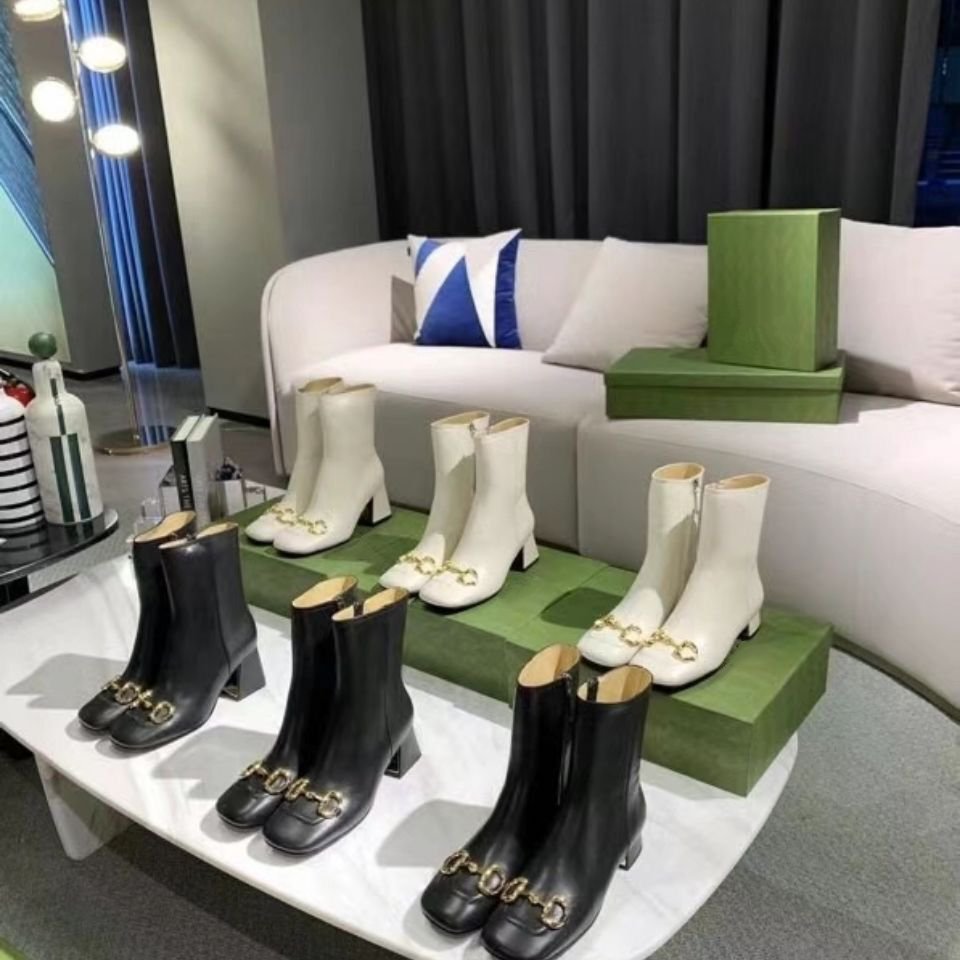 2021 designer Women boots Love Arrow Martins Martin Desert Boot Flamingos 100% leather brand high heel luxury non-slip winter shoes Rois University 35-40
2021 designer Women boots Love Arrow Martins Martin Desert Boot Flamingos 100% leather brand high heel luxury non-slip winter shoes Rois University 35-40