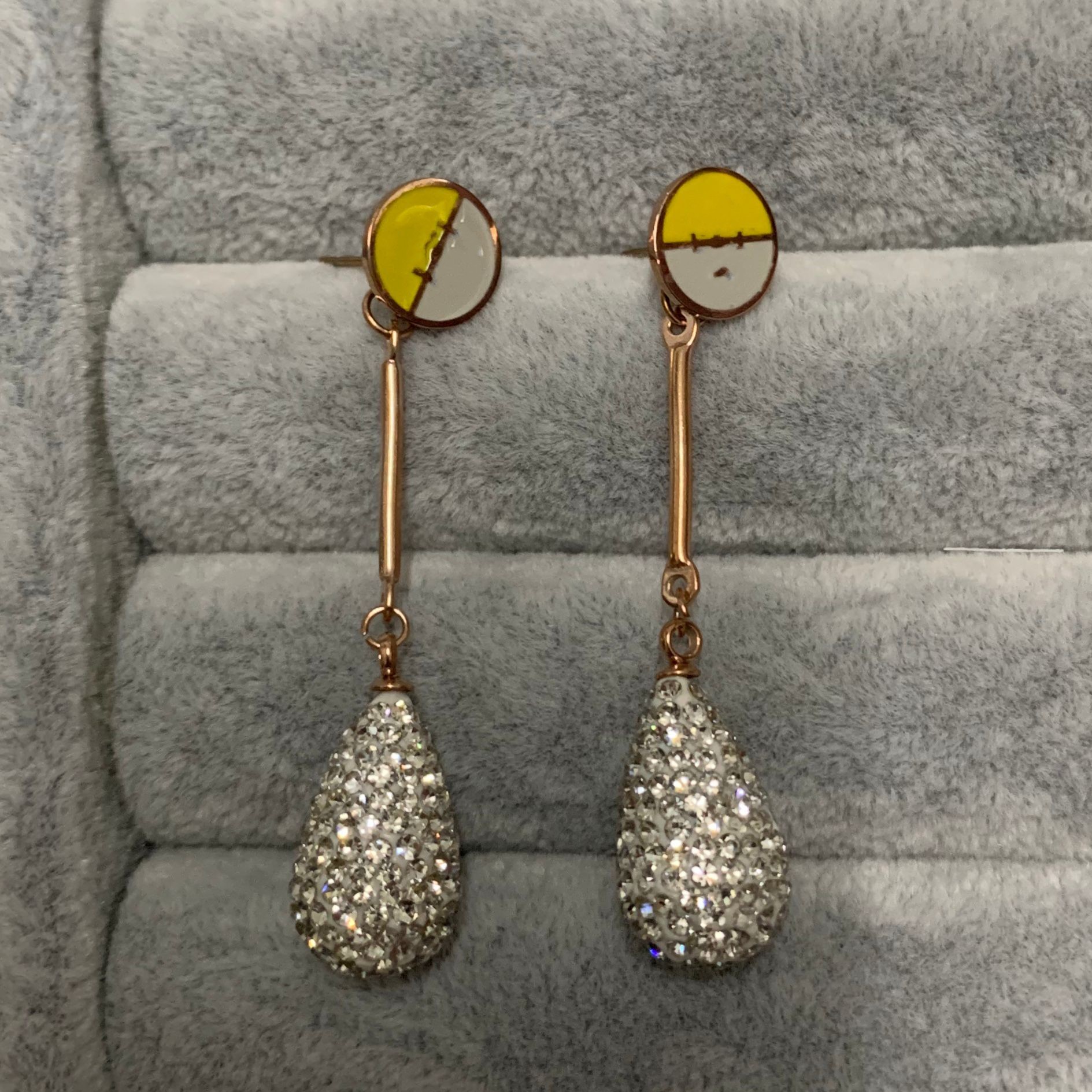 USA deluxe design wholesale Exaggerated long large dangle diamond water drop earrings for girl women rose gold filled love wedding bling earring
USA deluxe design wholesale Exaggerated long large dangle diamond water drop earrings for girl women rose gold filled love wedding bling earring