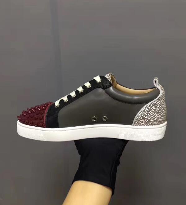 Red Bottom Low Cut Spikes Flats Casual Shoes Black Blue Suede Silver Diamond Top Quality Men Women Sneakers With Box Dust Bag
Red Bottom Low Cut Spikes Flats Casual Shoes Black Blue Suede Silver Diamond Top Quality Men Women Sneakers With Box Dust Bag
