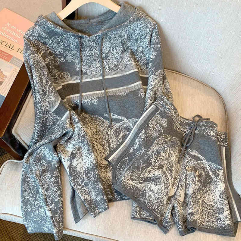 women's tracksuits women suit spring and autumn new style ladies western-style fashion elegant hedging knitted long-sleeved sweate, Gray
women's tracksuits women suit spring and autumn new style ladies western-style fashion elegant hedging knitted long-sleeved sweate, Gray