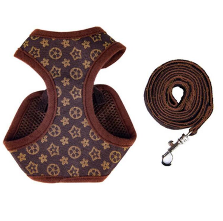 2021 New wholesale classic letter pattern Dog Apparel high quality fashion pet collars leashes spring vest
