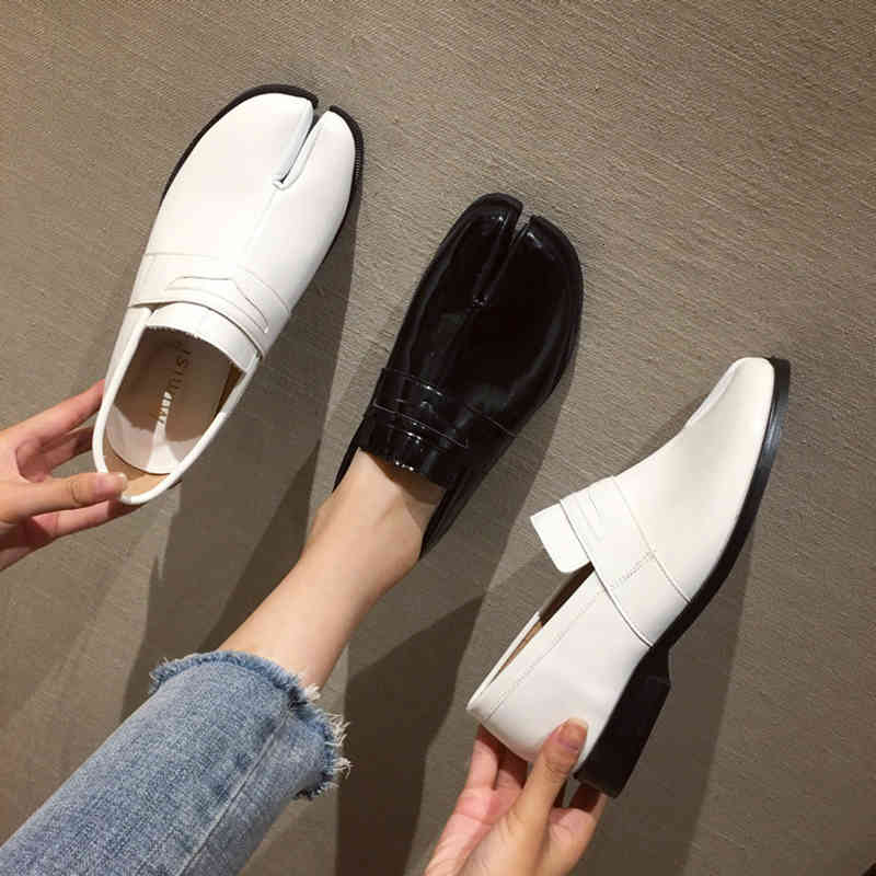 Sandals Tabi ninja shoes woman solid genuine leather flats sewing brief casual loafers female footwear brand designer X4NF, White
Sandals Tabi ninja shoes woman solid genuine leather flats sewing brief casual loafers female footwear brand designer X4NF, White