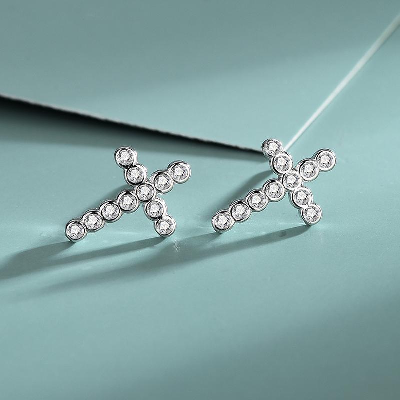 Stud S925 Sterling Silver Earrings Female Full Of Diamonds Shining Cross Fashion Versatile Anti-Allergies Ear Pins, Golden;silver
Stud S925 Sterling Silver Earrings Female Full Of Diamonds Shining Cross Fashion Versatile Anti-Allergies Ear Pins, Golden;silver
