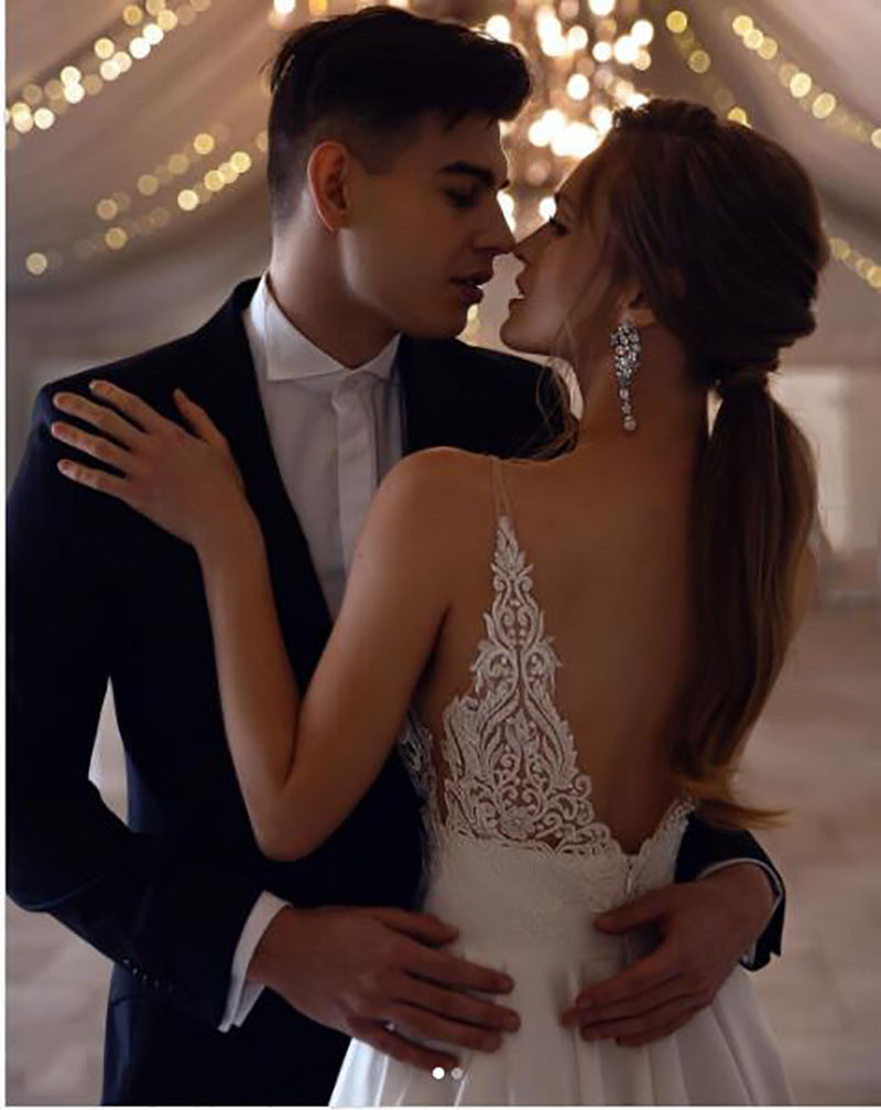 2022 Elegant Satin Wedding Dresses Top Lace V Neck Bride Gown Backless Vestido De Novia Robe De Mariee