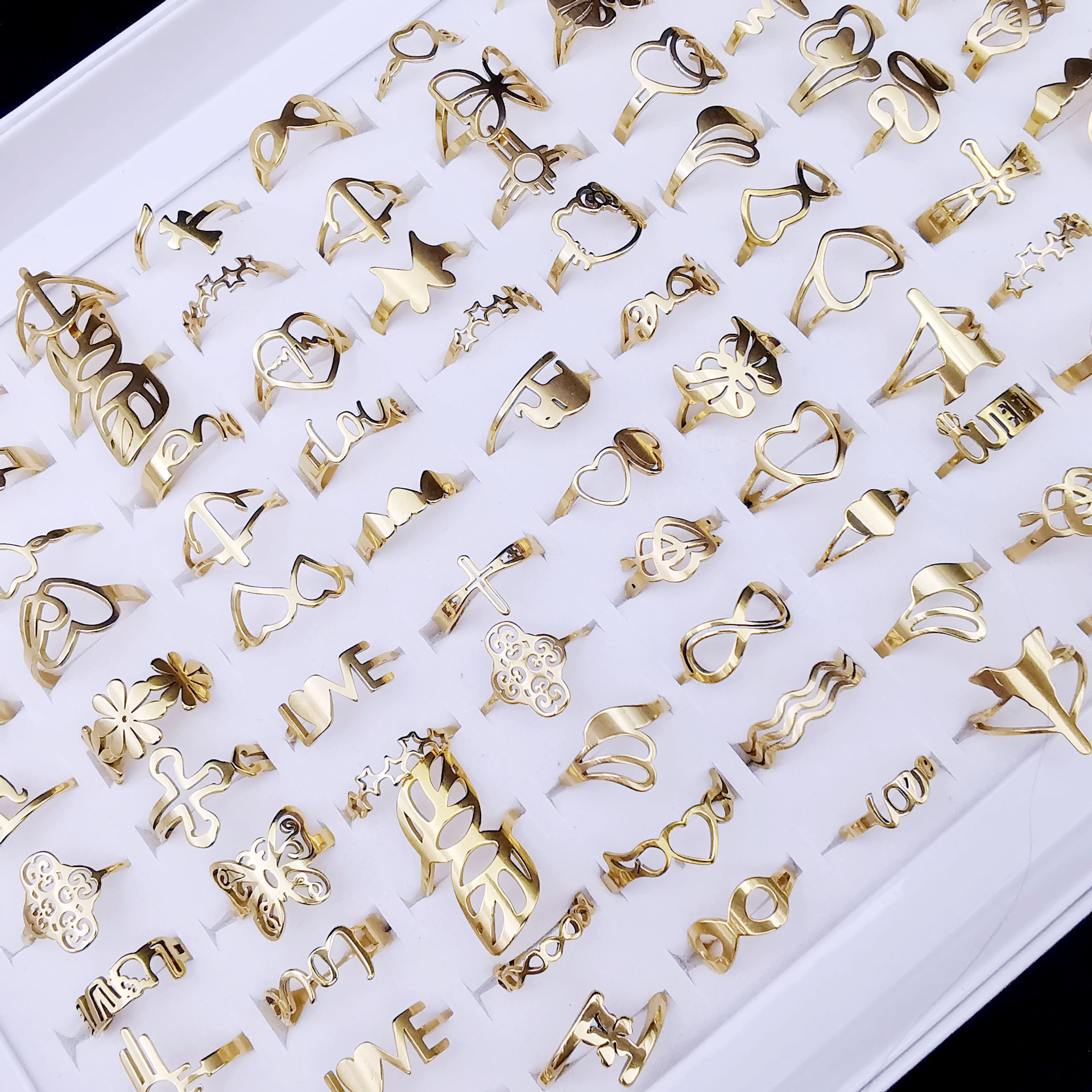 50pcs/lot Fashion Band Simple Hollow Gold Silver Stainless Steel Flowers Crown Love Rings For Men Women Party Gift Jewelry Mix Style Wholesale
50pcs/lot Fashion Band Simple Hollow Gold Silver Stainless Steel Flowers Crown Love Rings For Men Women Party Gift Jewelry Mix Style Wholesale