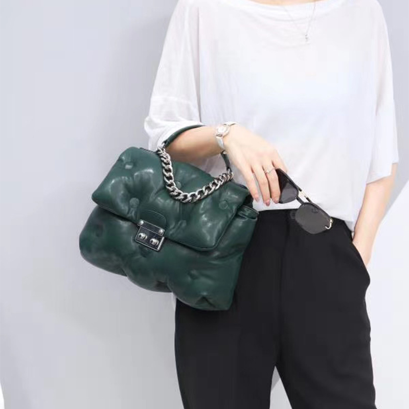 New Padded Pillow Bag Women Crossbody Chain Bags Daily Messenger Bag Ladies Handbags and Purses Female Soft Down Bag, Pls choose
New Padded Pillow Bag Women Crossbody Chain Bags Daily Messenger Bag Ladies Handbags and Purses Female Soft Down Bag, Pls choose