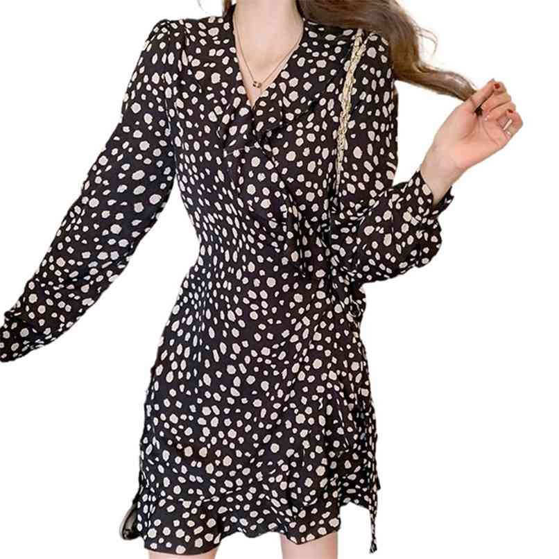 Fashion dress summer style retro printed chiffon V-neck waist slimming polka-dot skirt Women's 210520, Black
Fashion dress summer style retro printed chiffon V-neck waist slimming polka-dot skirt Women's 210520, Black