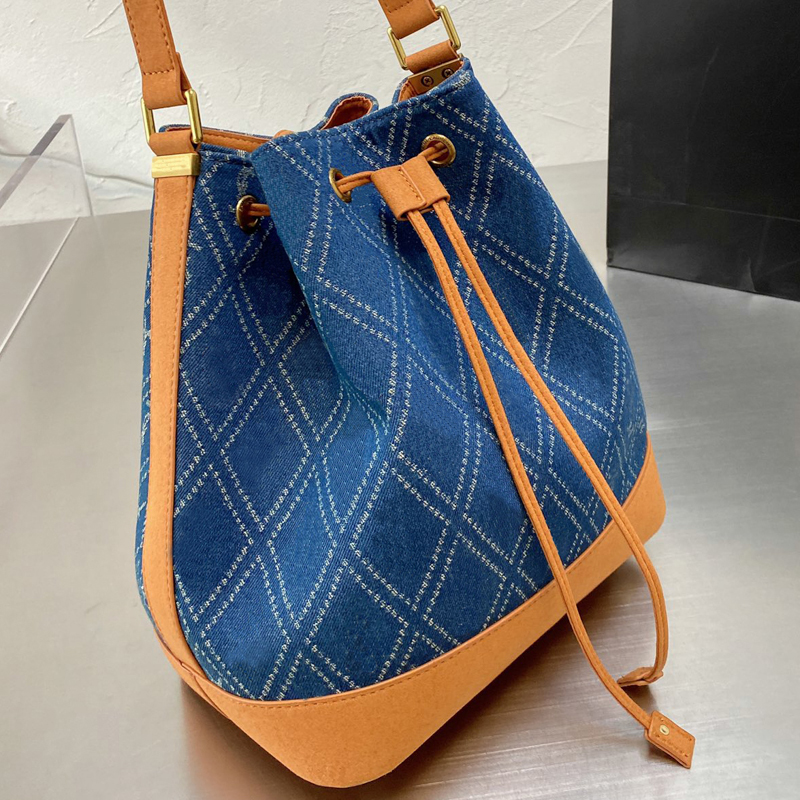 Denim Designers Handbag Luxury designers bag Ladies Shoulder Bag Canvas Bucket bag width 25 cm, Blue
Denim Designers Handbag Luxury designers bag Ladies Shoulder Bag Canvas Bucket bag width 25 cm, Blue
