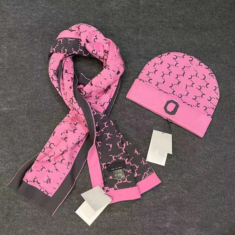 2022 hat ashion high quality design letter embroidery scarf hat men and women wool scarf beanie beanie hat scarf Optional Exquisite Gift Box
2022 hat ashion high quality design letter embroidery scarf hat men and women wool scarf beanie beanie hat scarf Optional Exquisite Gift Box