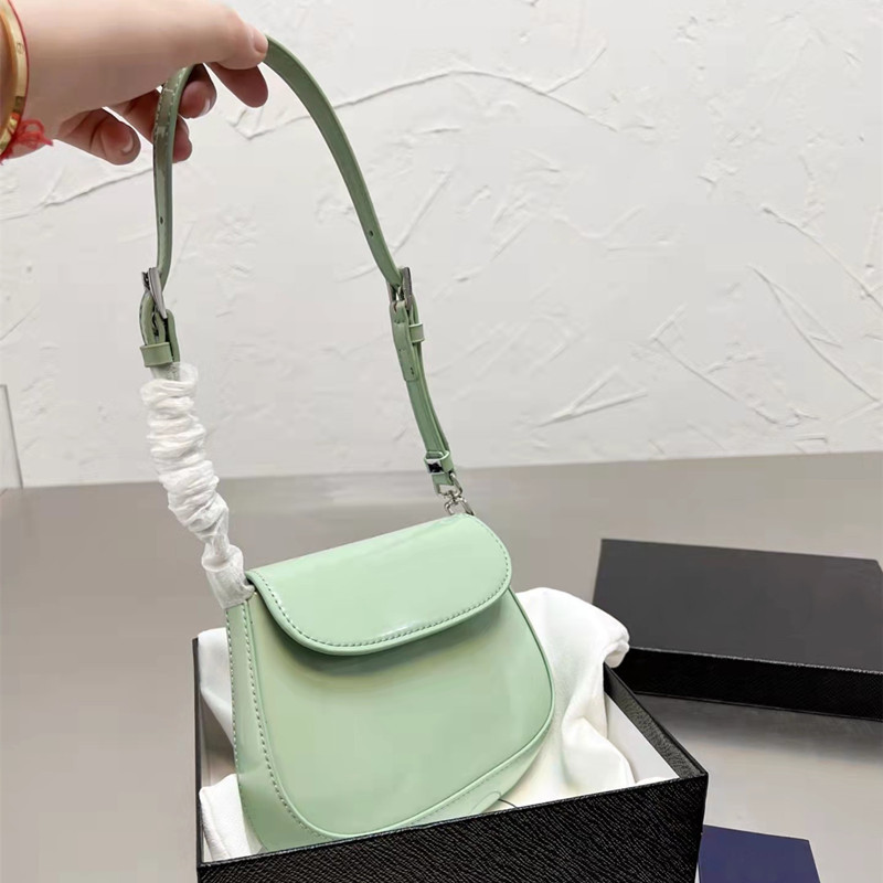 Luxury Mini Shell Shoulder Bags Designer Patent Leather Purses Baguettes Handbags Women Phone Bag Triangle Sequin Fashion Lady Cute Tiny Purse high quality, Multi
Luxury Mini Shell Shoulder Bags Designer Patent Leather Purses Baguettes Handbags Women Phone Bag Triangle Sequin Fashion Lady Cute Tiny Purse high quality, Multi