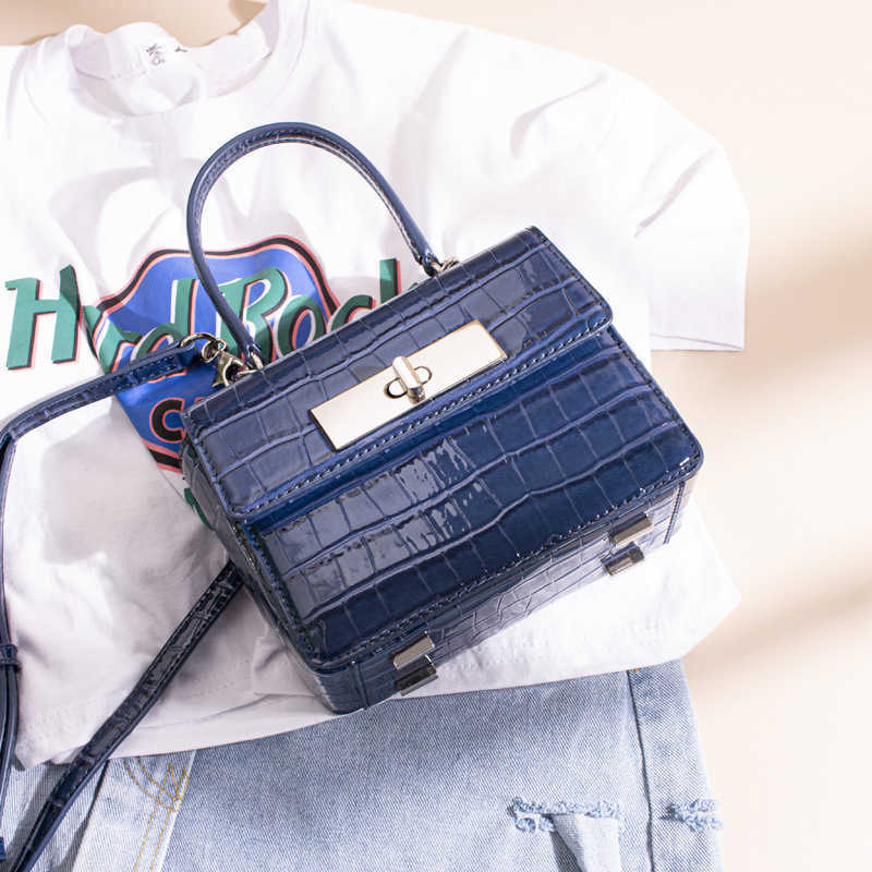 2021 new fashion women's small advanced sense box handbag leisure One Shoulder Messenger Bag, 1041 - royal blue
2021 new fashion women's small advanced sense box handbag leisure One Shoulder Messenger Bag, 1041 - royal blue
