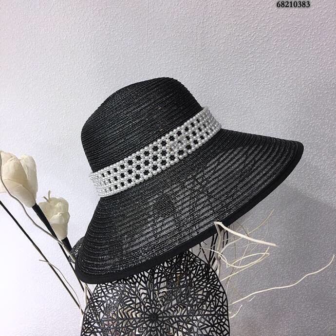 The New Straw Hat Fashion Simple Dome Pearl Design Elegant White Black Seaside Resort Sun Protection
The New Straw Hat Fashion Simple Dome Pearl Design Elegant White Black Seaside Resort Sun Protection
