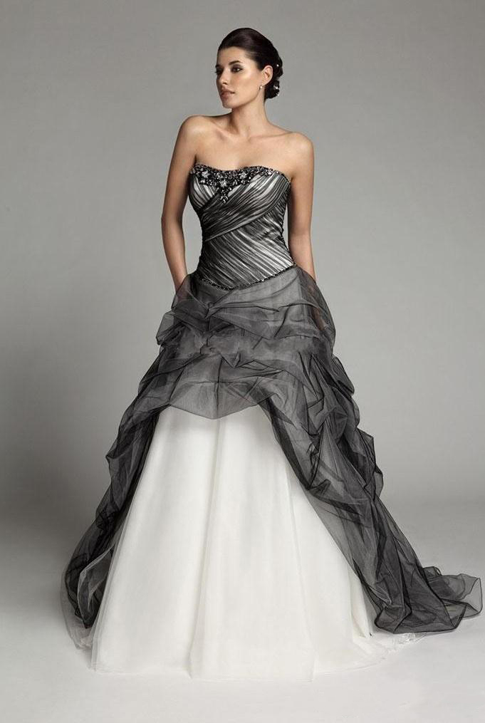 New White and Black Dresses Sweetheart Sleeveless Applique Beaded Ruffles Sweep Train Tulle Princess Wedding Gowns 0509
