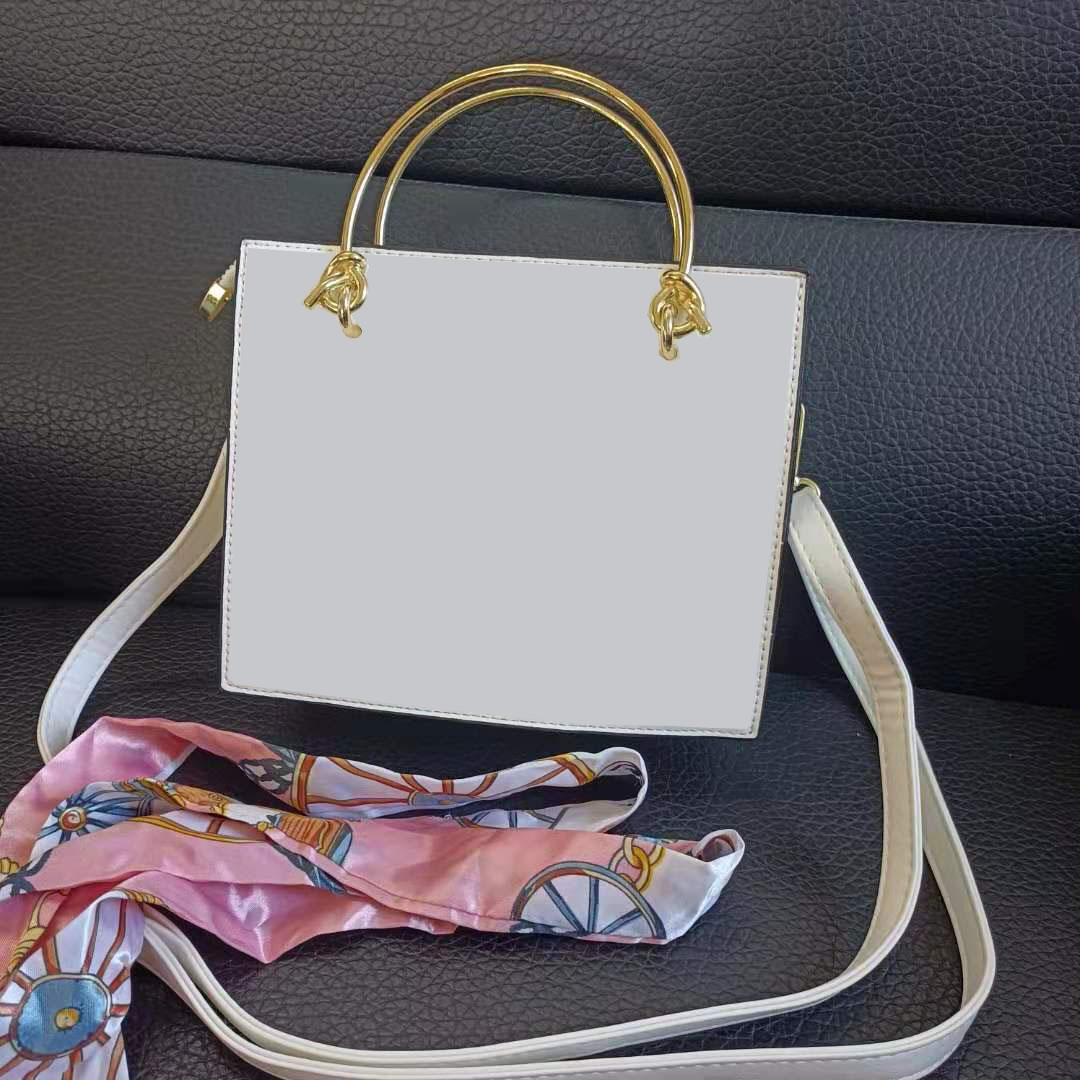 Shoulder bag 2021 mini ladies handbag fashion wallet multi-color with silk scarf 20cm*16cmLuxurys Designers Bags all-match high-quality PU c
Shoulder bag 2021 mini ladies handbag fashion wallet multi-color with silk scarf 20cm*16cmLuxurys Designers Bags all-match high-quality PU c