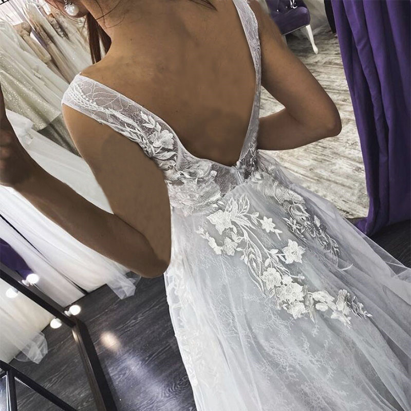 Smoky Gray Boho Lace Wedding Dresses Floor Length V-Neck Appliques Tulle Bridal Gowns Backless Bride Dress For Beach Weddding 0509