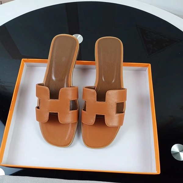 Woman Leather Sandals Slipper Shoes Orange classic Sandals Ladies Summer Flat Slipper outdoor beach woman Flip Flops For Woman 35-42 mkj001 
Woman Leather Sandals Slipper Shoes Orange classic Sandals Ladies Summer Flat Slipper outdoor beach woman Flip Flops For Woman 35-42 mkj001