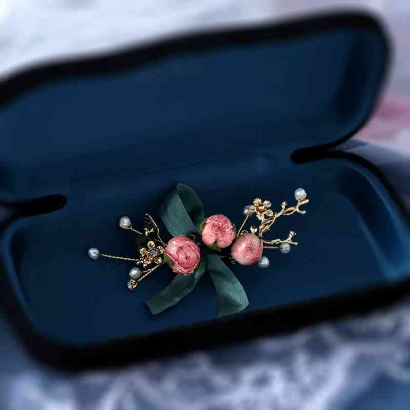 Brooch Female Design Sense Eternal Flower Pin Decoration Creativity Versatile Sen Sweater Coat Autumn and Winter