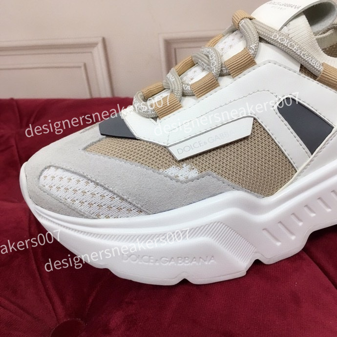 New Paris 17FW Triple S Designer Shoes boots Men Womens Clear Sole Athletic Black White Retro Green Trainers Fashion Platform Sneakers, 01
New Paris 17FW Triple S Designer Shoes boots Men Womens Clear Sole Athletic Black White Retro Green Trainers Fashion Platform Sneakers, 01