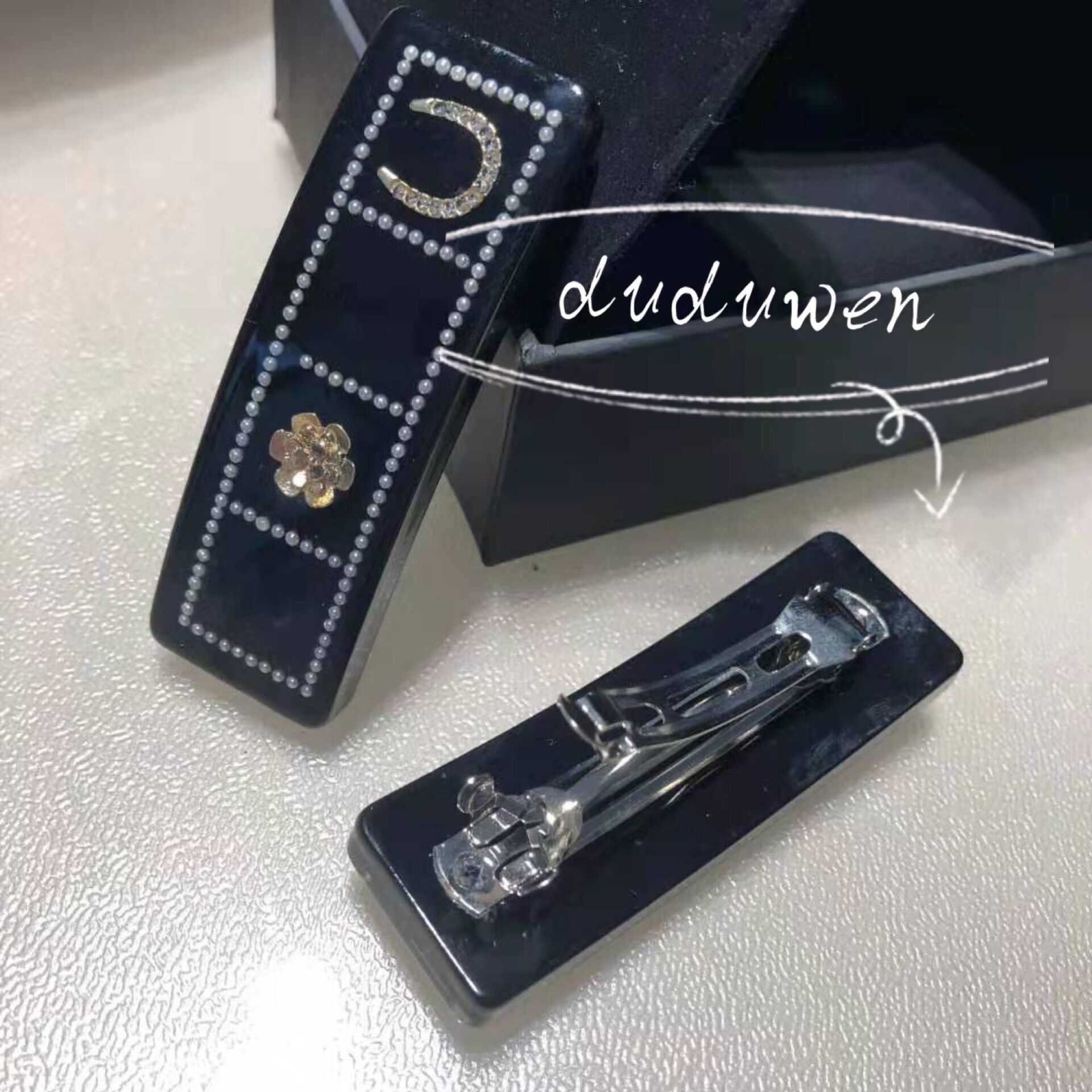 7X2.3cm C Fashion hair clips pretty pearls edge designs Barrettes collection classic accessories paper card, Golden;silver
7X2.3cm C Fashion hair clips pretty pearls edge designs Barrettes collection classic accessories paper card, Golden;silver
