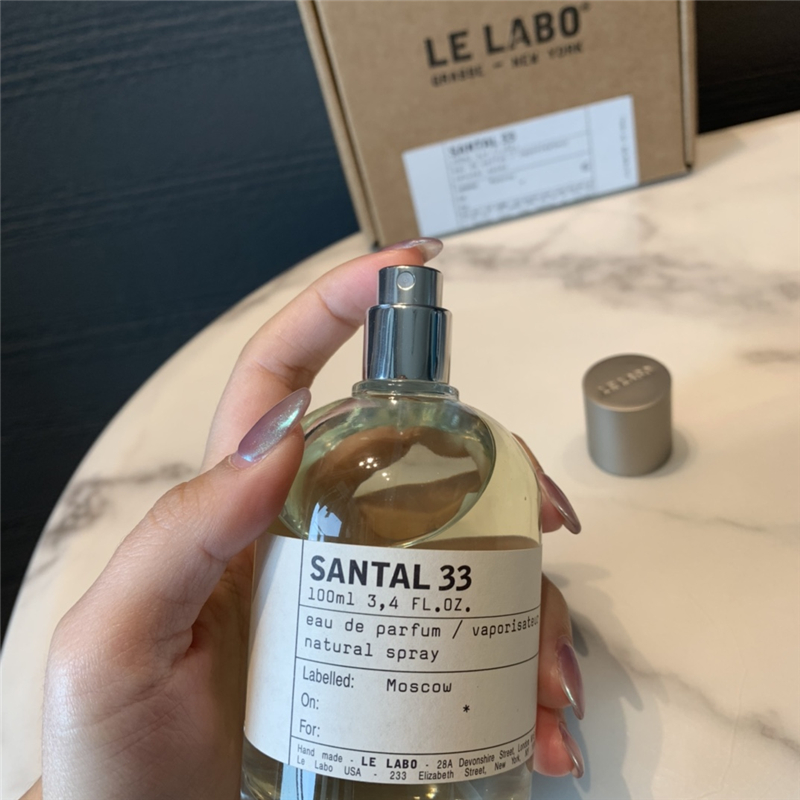Promotion perfume Le Labo Santal 33 Bergamote 22 Rose 31 The Noir 29 Highest quality Lasting Woody Aromatic Aroma fragrance Deodorant 100ML
Promotion perfume Le Labo Santal 33 Bergamote 22 Rose 31 The Noir 29 Highest quality Lasting Woody Aromatic Aroma fragrance Deodorant 100ML