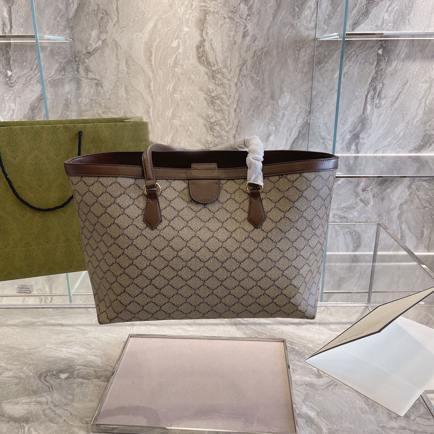Women Luxurys Designers Bag Shoulder Bages Handbag Fashion large Capacity Female Bags Two Colors High Quantity, Price difference
Women Luxurys Designers Bag Shoulder Bages Handbag Fashion large Capacity Female Bags Two Colors High Quantity, Price difference