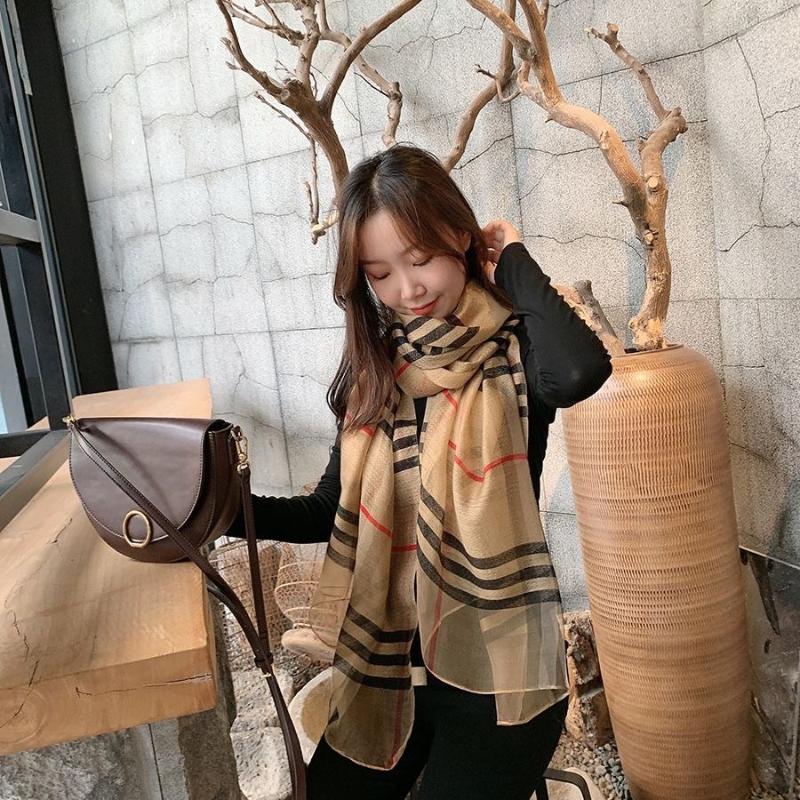 Berets Plaid Silk Scarf Women Autumn And Winter All-match Mulberry Shawl Wool Long Dual-use Gauze, Black
Berets Plaid Silk Scarf Women Autumn And Winter All-match Mulberry Shawl Wool Long Dual-use Gauze, Black