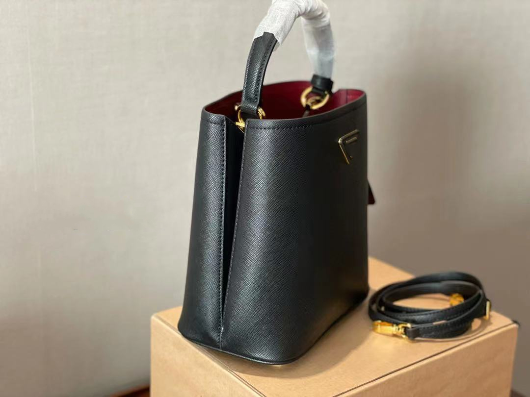 PRAD Designer Women Mini Bucket Bag tote Palmar pattern cowhide high quality purse handbag messenger crossbody wallet Inclined shoulder Cred
PRAD Designer Women Mini Bucket Bag tote Palmar pattern cowhide high quality purse handbag messenger crossbody wallet Inclined shoulder Cred