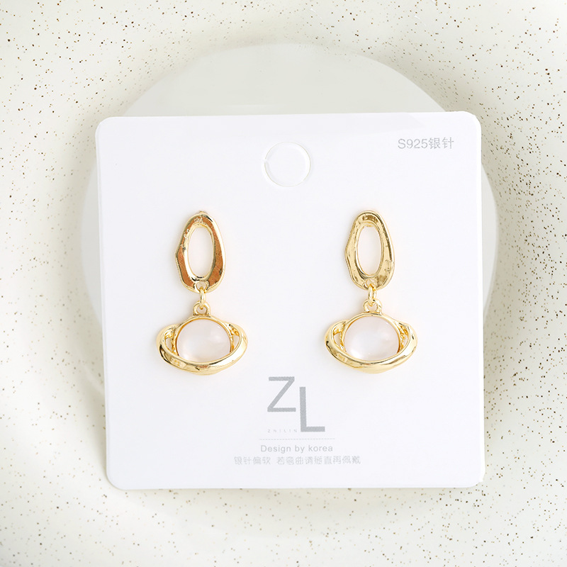 S925 silver needle South Korea 2020 new Hong Kong wind restore ancient ways contracted temperament earrings
S925 silver needle South Korea 2020 new Hong Kong wind restore ancient ways contracted temperament earrings