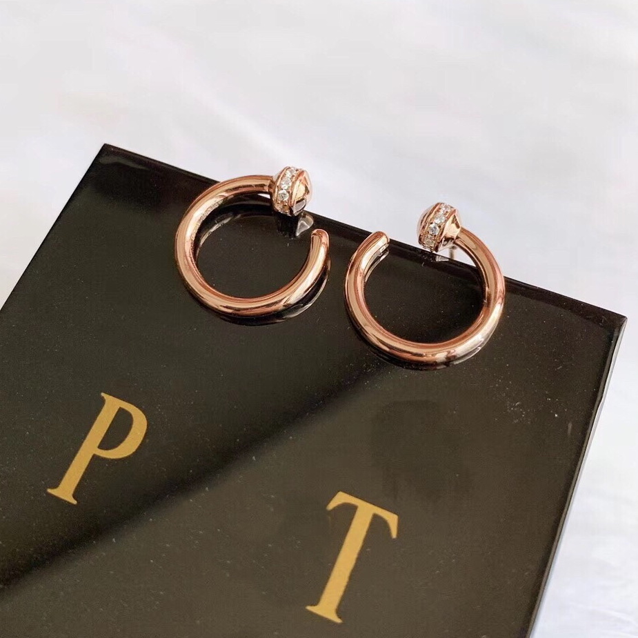 PIAGE earrings Possession series Extremely 18K gold plated sterling silver Luxury jewelry high quality hot brand Sunlight exquisite gift ROSE earring
PIAGE earrings Possession series Extremely 18K gold plated sterling silver Luxury jewelry high quality hot brand Sunlight exquisite gift ROSE earring