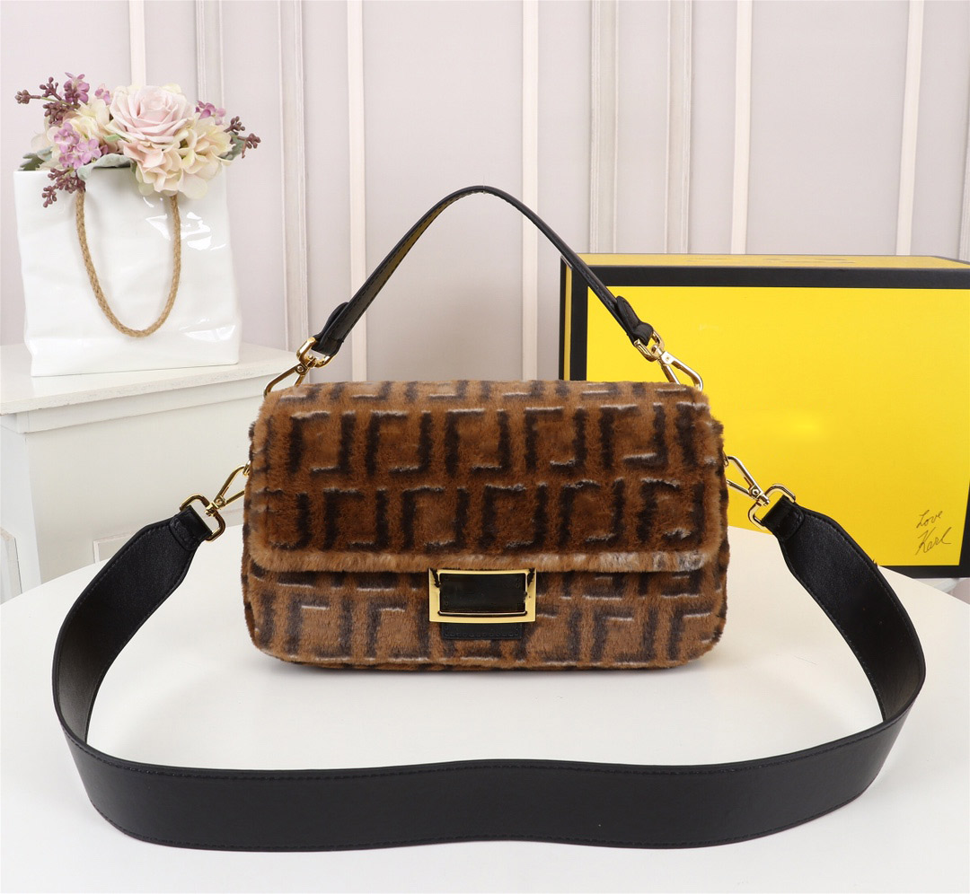 Exquisite baguette bag gold velour women luxurys designers bags flap magnet buckle fur shoulder purse messenger handbag classic velvet crossbody F007
Exquisite baguette bag gold velour women luxurys designers bags flap magnet buckle fur shoulder purse messenger handbag classic velvet crossbody F007