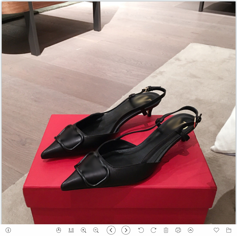 2021 Good Quality Fashion Women Luxurys Designers Shoes Designer Sandals Womens Luxury High Heels Sandal Dress Shoess With Box Size 35-41 -G500, Black
2021 Good Quality Fashion Women Luxurys Designers Shoes Designer Sandals Womens Luxury High Heels Sandal Dress Shoess With Box Size 35-41 -G500, Black