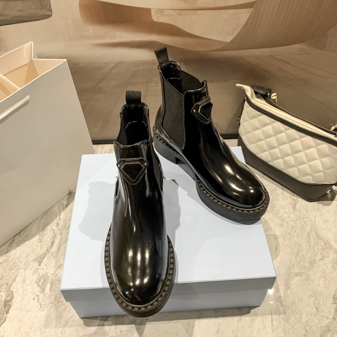 Designer Woman Ankle boots Fashion Women Shoes Winter Boot Ladies Girls Silk Cowhide Leather High Top Womens Flat Ankles Booties size 35-40, Black
Designer Woman Ankle boots Fashion Women Shoes Winter Boot Ladies Girls Silk Cowhide Leather High Top Womens Flat Ankles Booties size 35-40, Black
