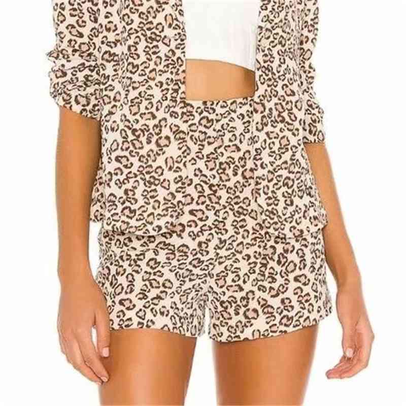 Streetwear Women Leopard Print Shorts Summer Fashion Ladies Khaki High Waist Zipper Causal Female Chic Clothes 210430
