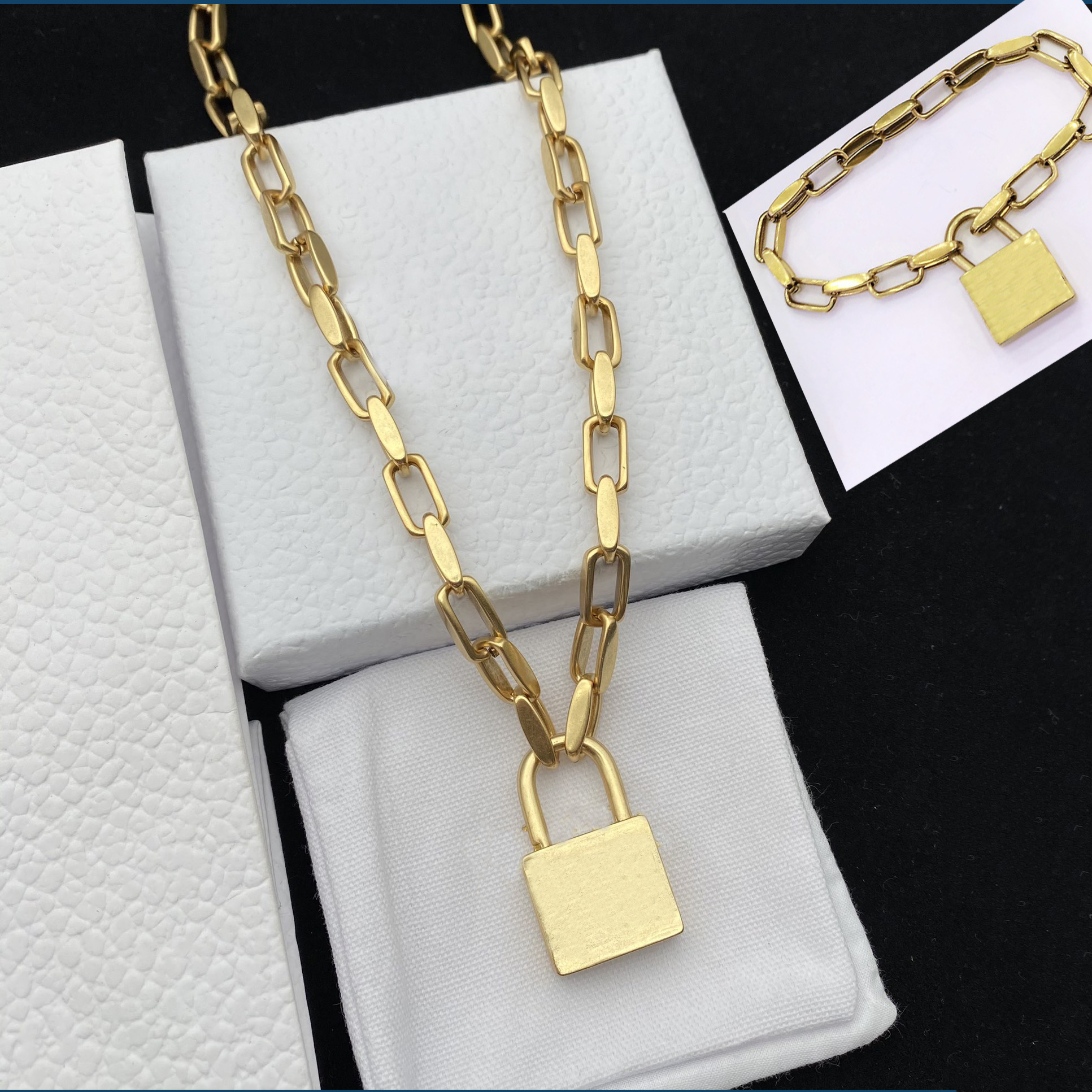 Fashion Lock Chain Bracelets for Women Love Designers Link Bracelet Necklace Pendant Street Brace Lace Gift Ladies Hand Chain with Box
Fashion Lock Chain Bracelets for Women Love Designers Link Bracelet Necklace Pendant Street Brace Lace Gift Ladies Hand Chain with Box