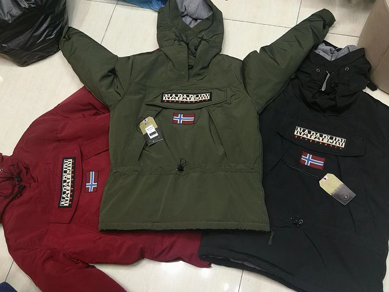 NapaTOP 20SS Thick cotton jacket without zipper hood Designers Men S Clothing High Quality Brand hoodie Fashion Luxury Printed coat fashio, Black;brown
NapaTOP 20SS Thick cotton jacket without zipper hood Designers Men S Clothing High Quality Brand hoodie Fashion Luxury Printed coat fashio, Black;brown