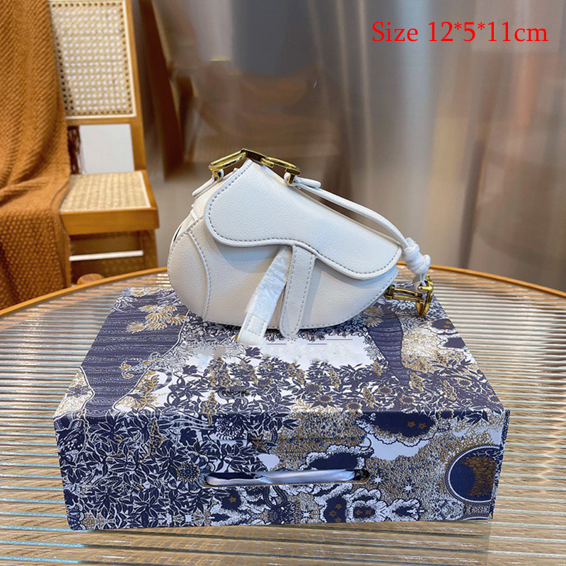 Super Mini Lady Cute Saddle Bag Designer Luxury Leather Nano 12cm Cosmetic Lipstick Handbag Solid Color Wild Retro Coin Purse Casual Clutch, Box(not sold separately)
Super Mini Lady Cute Saddle Bag Designer Luxury Leather Nano 12cm Cosmetic Lipstick Handbag Solid Color Wild Retro Coin Purse Casual Clutch, Box(not sold separately)