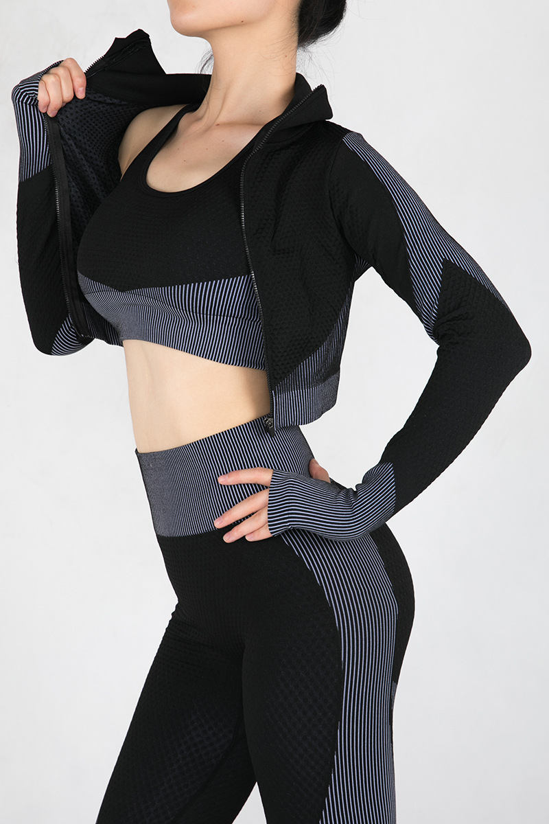 womens tracksuits yoga Three-piece suit High Waist Running Shorts Color matching strong stretch nylon long pants bra set Lady Fitness seamless hip-lifting Leggings, Black+gray
womens tracksuits yoga Three-piece suit High Waist Running Shorts Color matching strong stretch nylon long pants bra set Lady Fitness seamless hip-lifting Leggings, Black+gray