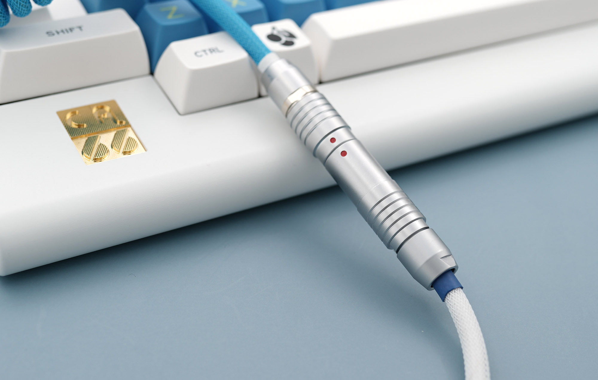 GeekCable Handmade Customized Mechanical Keyboard Data Cable For GMK Theme SP Keycap Line CA66 Blue And White Colorway