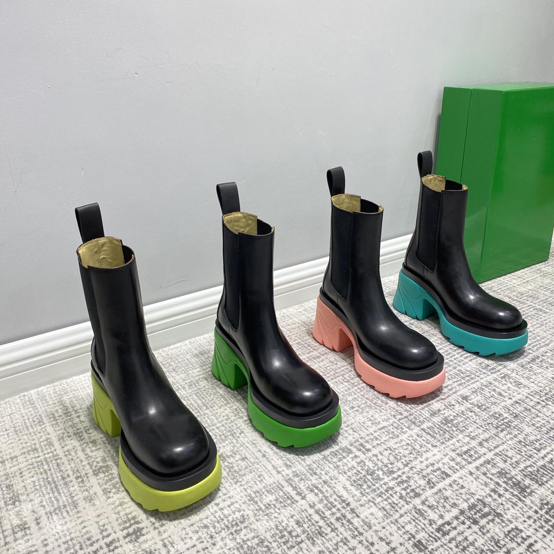Top quality woman Martin boots cowhide Elastic belt designer ankle boot 100% Leather lady platform High Heels fashion Autumn winter Thick soled women shoes size 35-40, Extra shoebox
Top quality woman Martin boots cowhide Elastic belt designer ankle boot 100% Leather lady platform High Heels fashion Autumn winter Thick soled women shoes size 35-40, Extra shoebox