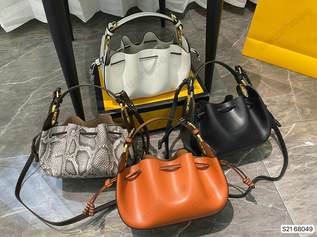 ROMA POMODORINO Bags Mini Dumplings Package Drawstring Bag Leather Womens Serpentin Luxury Designers Handbag CrossBody Single Shoulder 68049
ROMA POMODORINO Bags Mini Dumplings Package Drawstring Bag Leather Womens Serpentin Luxury Designers Handbag CrossBody Single Shoulder 68049