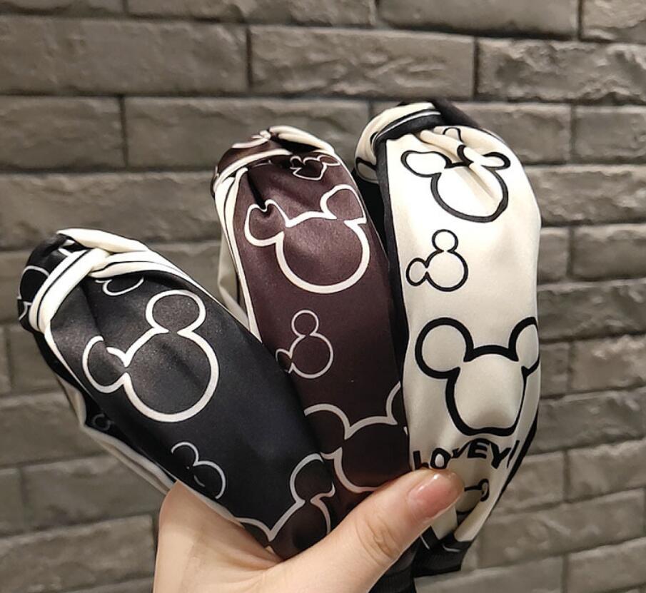 8 pieces of wide-brimmed cotton elastic headband, fashionable ladies animal print headbands high quality pearl hair accessories, Black;brown
8 pieces of wide-brimmed cotton elastic headband, fashionable ladies animal print headbands high quality pearl hair accessories, Black;brown