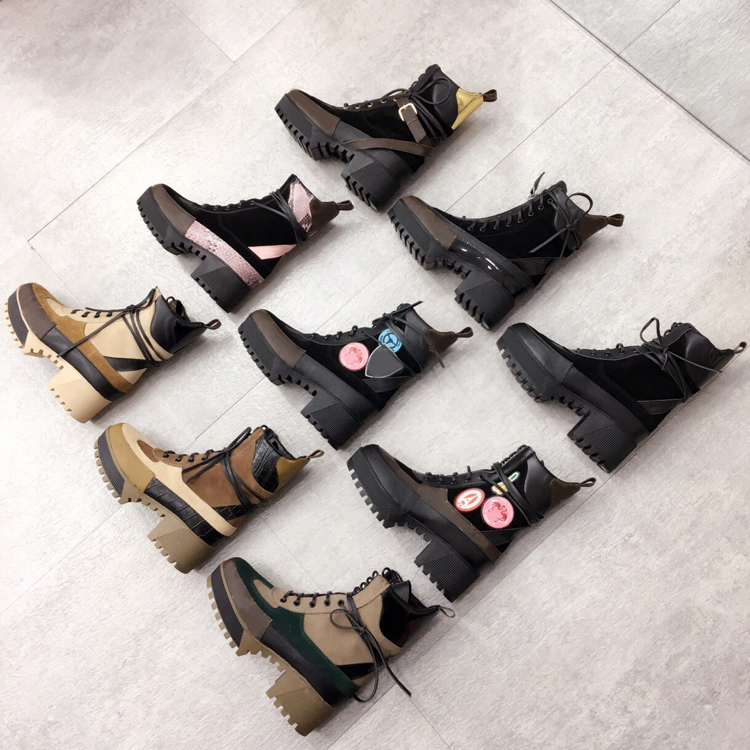 luxury brand designer Leather Women boots Martin Desert Boot flamingos Love arrow medal 100% real leathers coarse Winter designers shoes with box size 35-42, Custom color
luxury brand designer Leather Women boots Martin Desert Boot flamingos Love arrow medal 100% real leathers coarse Winter designers shoes with box size 35-42, Custom color