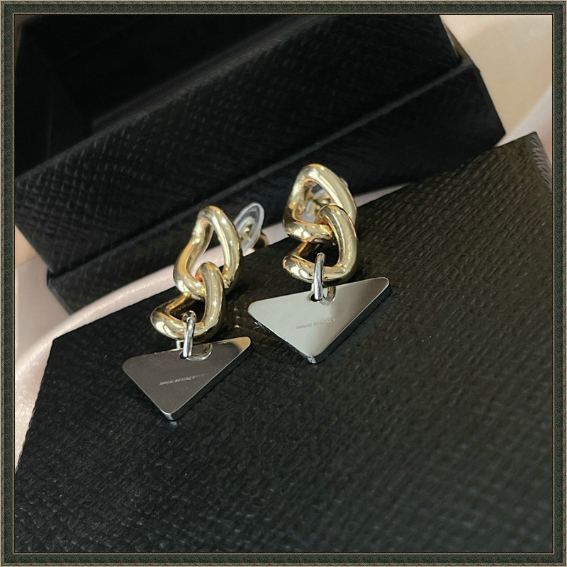 Luxurys Designers Earrings Studs Womens 925 Silver Earrings Brincos Triangle Letter Ear Stud Jewelry Earring Boucles D'oreilles Der Ohrring
Luxurys Designers Earrings Studs Womens 925 Silver Earrings Brincos Triangle Letter Ear Stud Jewelry Earring Boucles D'oreilles Der Ohrring
