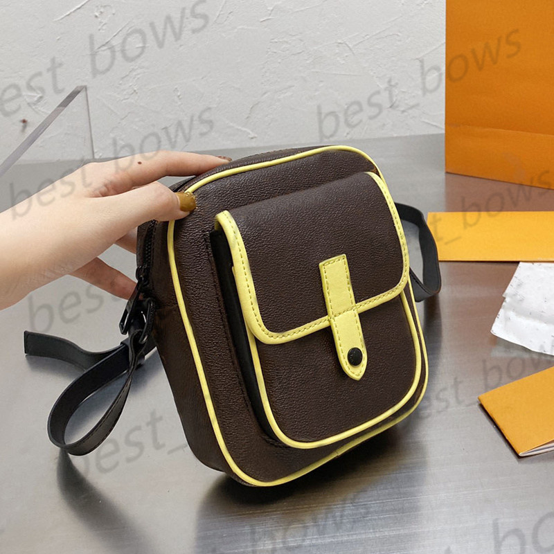 Luxurys designers high Quality Ladies Camera bag 2021 Women Crossbody handbag Fashion clutch handbags shoulder letter purse unisex totes Men Business Bags Artwork, No bags
Luxurys designers high Quality Ladies Camera bag 2021 Women Crossbody handbag Fashion clutch handbags shoulder letter purse unisex totes Men Business Bags Artwork, No bags