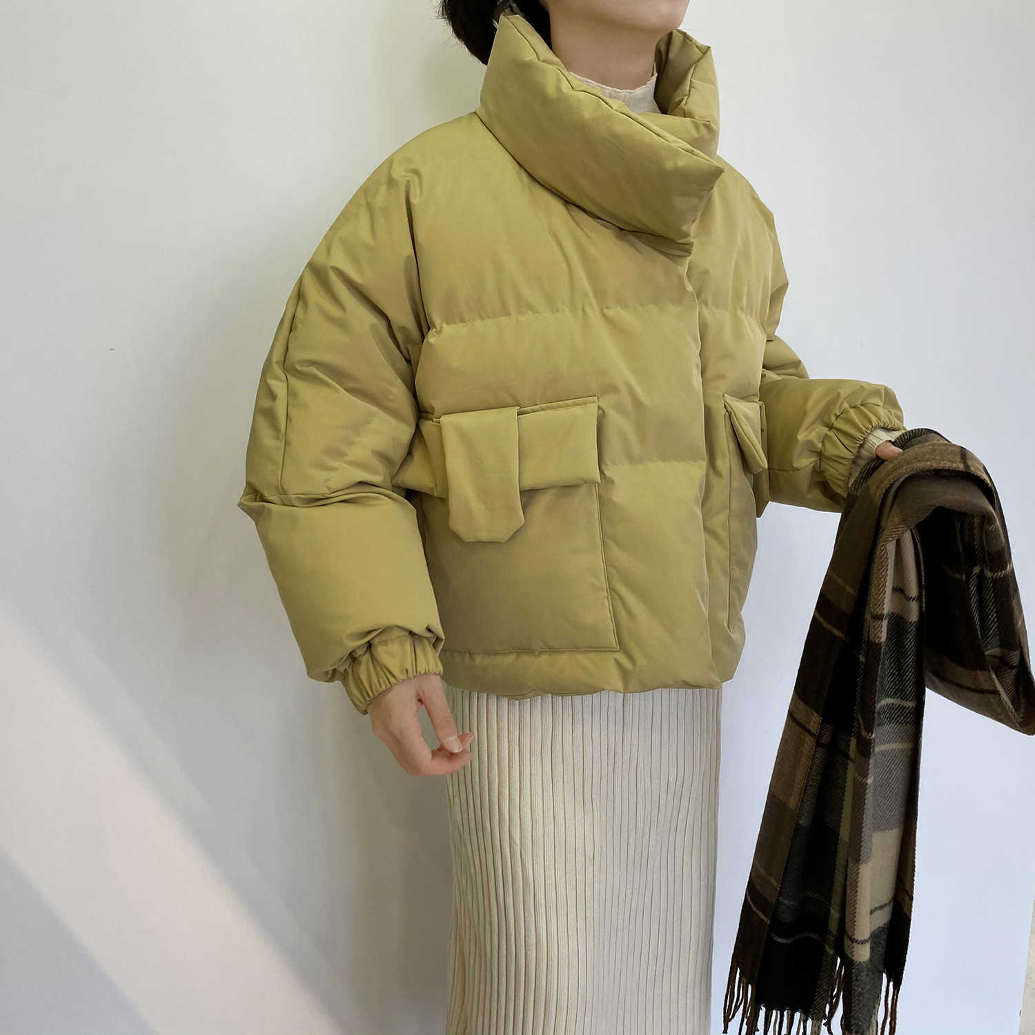 Stand Collar Short Thickened Down Cotton Jacket Women Long Sleeve Solid Color Casual Loose Parkas 210607, Light yellow
Stand Collar Short Thickened Down Cotton Jacket Women Long Sleeve Solid Color Casual Loose Parkas 210607, Light yellow