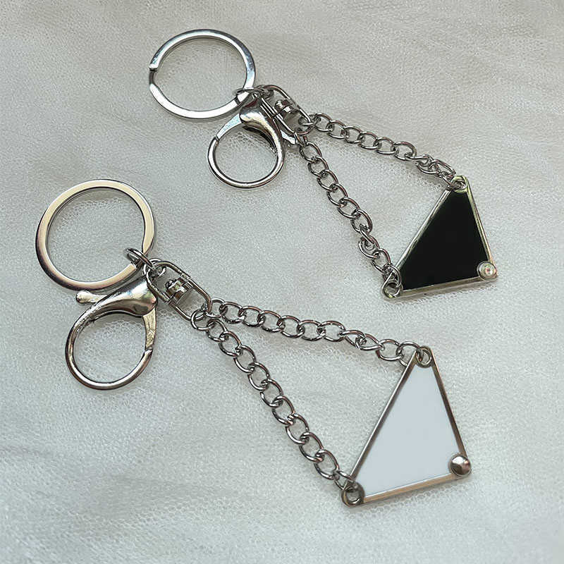 Fashion Inverted Triangle Black and White Steel Seal Key Chain For Women With Simple Geometric Key Tag Key Chain R250728