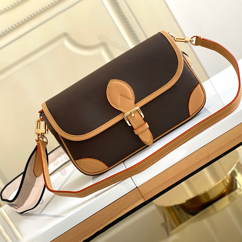 DIANE Cross Body Designer baguette underarm Bag designer handbag wide jacquard letter floral shoulder strap genuine leather bags 45985 25CM L211, Contact us for additional options
DIANE Cross Body Designer baguette underarm Bag designer handbag wide jacquard letter floral shoulder strap genuine leather bags 45985 25CM L211, Contact us for additional options
