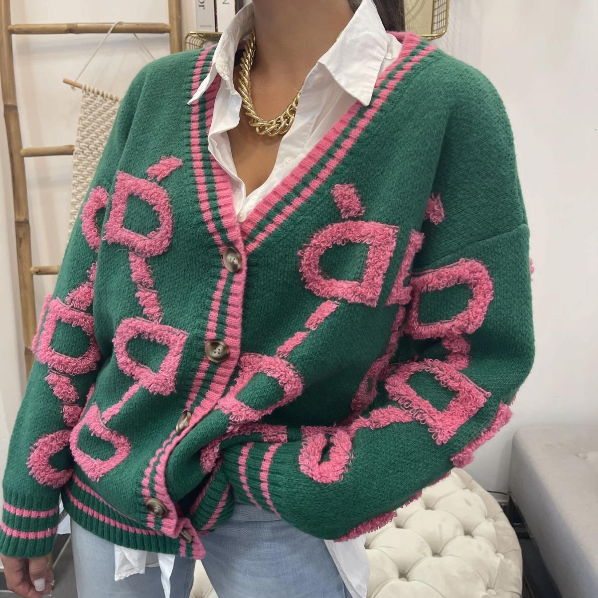 2022 brand designer letter embroidery V-neck ins new fashion loose large size knitted womens cardigan sweater women Christmas g, Green
2022 brand designer letter embroidery V-neck ins new fashion loose large size knitted womens cardigan sweater women Christmas g, Green
