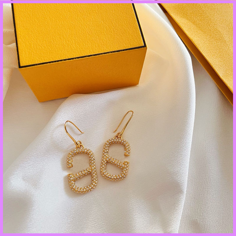 Fashion Womens Simple Earrings With Diamonds V Letters Earring Ladies Ear Studs Accessories Golden Designers Jewelry For Gifts D2112304F от DHgate WW
